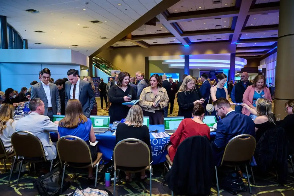 People checking in to the Boise Chamber Gala